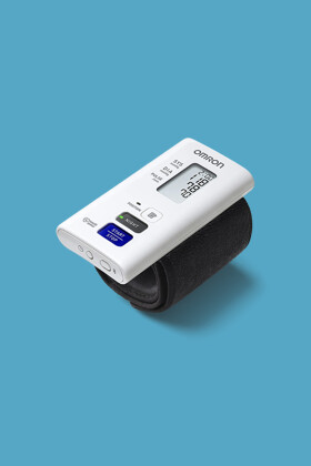 Omron NightView - HEM-9601T-E3 csuklós vérnyomásmérő készülék (mandzsetta: 13,5-21,5 cm) - 1 db